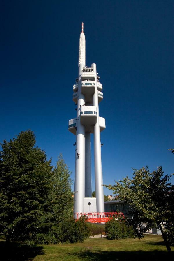 Cosy Apartment Under The Tower Prague Exterior photo
